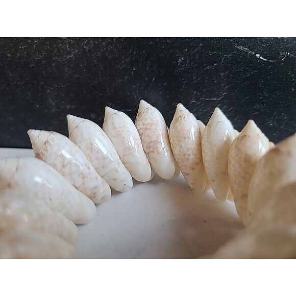 Vintage Beaded Shell Stretchy Bracelet - Picture 6 of 10